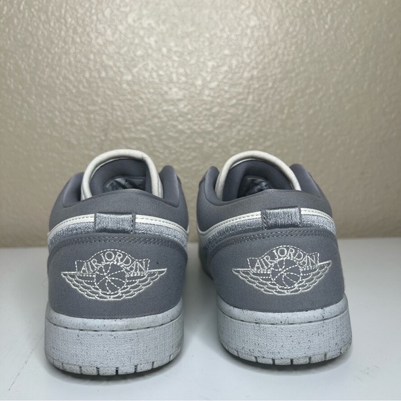 Air Jordan 1 Low SE Sneakers - Picture 4 of 6